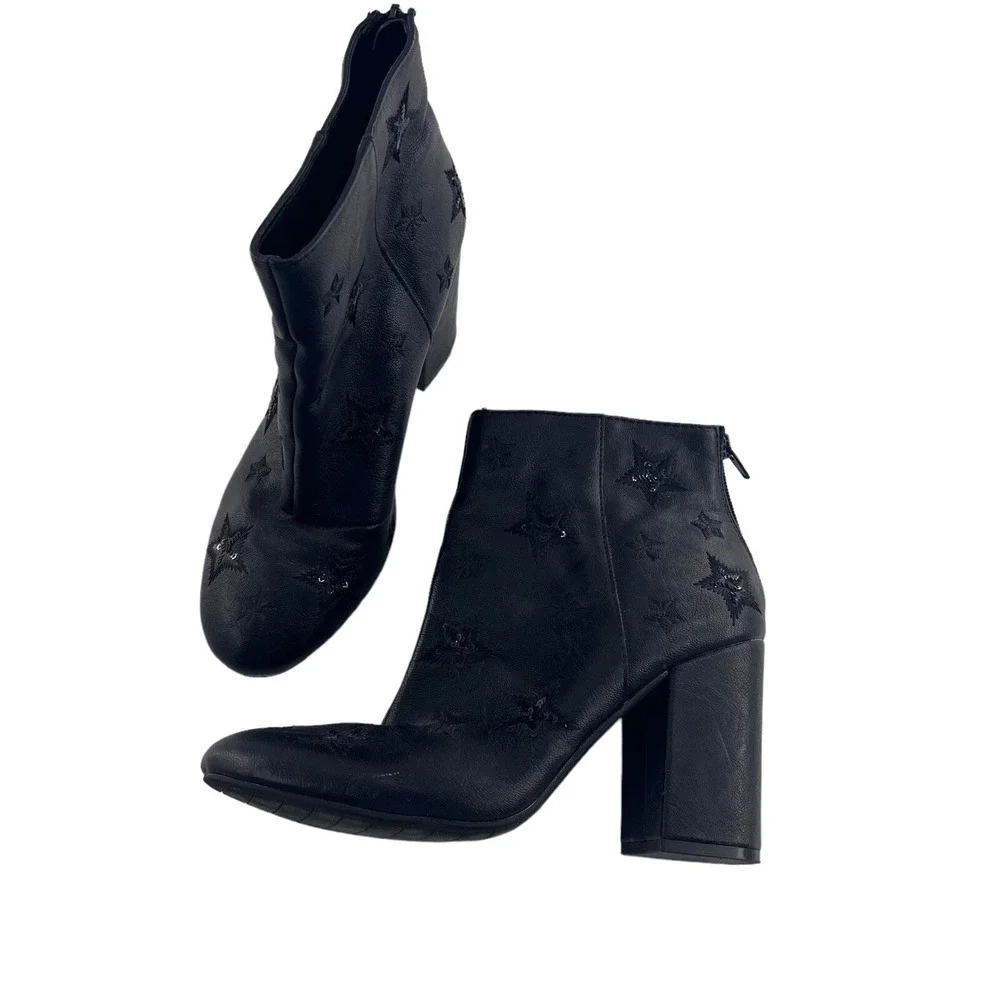 Kenneth Cole Reaction Carlyn sz 9 Leather Stars Ankle Booties Heeled Boots Black